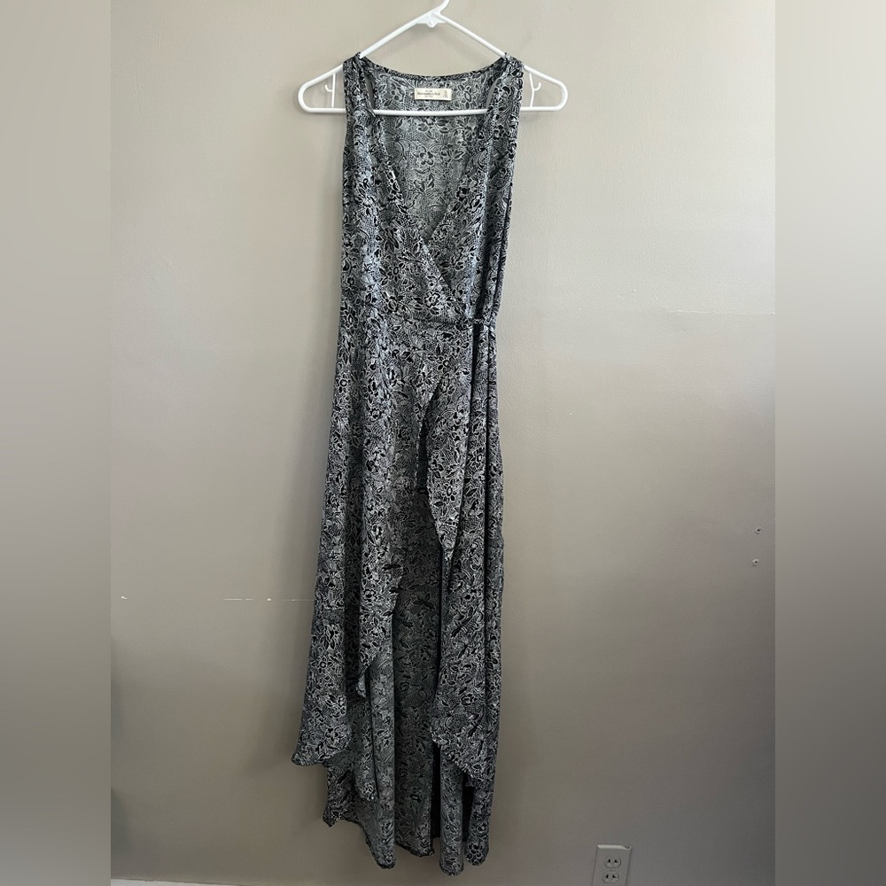 Abrercrombie & Fitch Wrap Dress- Black and Cream Pattern,‎ Maxi